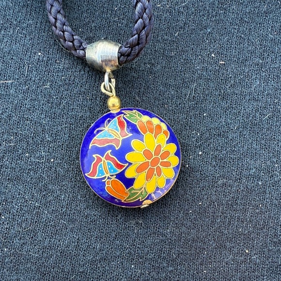 Floral Enamel Pendant Necklace - Picture 1 of 4